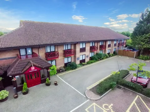 PEARTREE LODGE WATERSIDE